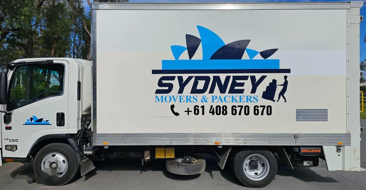 Sydney Movers and Packers truck, side profile